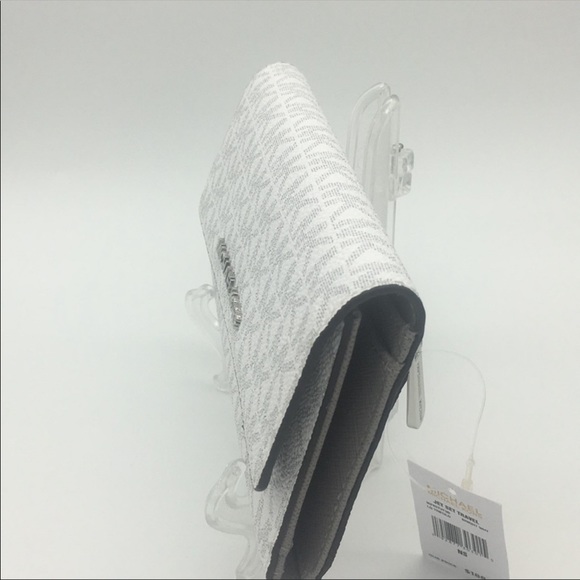 MICHAEL KORS JET SET TRAVEL Lg TRIFOLD WALLET - Picture 2 of 9